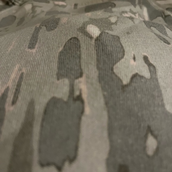 WILFOX 🦊 2 piece SET! Sweatshirt M, sweatpants L! So cute gray camo VEUC! $180! - Picture 13 of 13